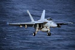 FA-18E landing 72.jpg